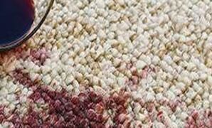 地毯上沾上了污漬，該怎么處理呢？